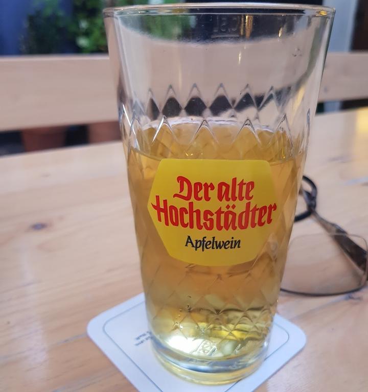 Bier- und Apfelweinlokal Friedberger Warte